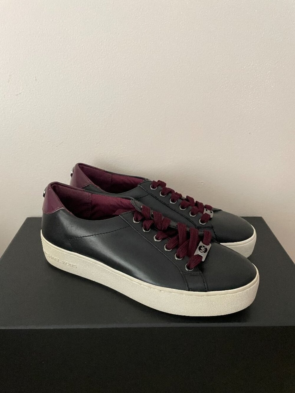MICHAEL KORS Leather Lace Up Sneakers NEW